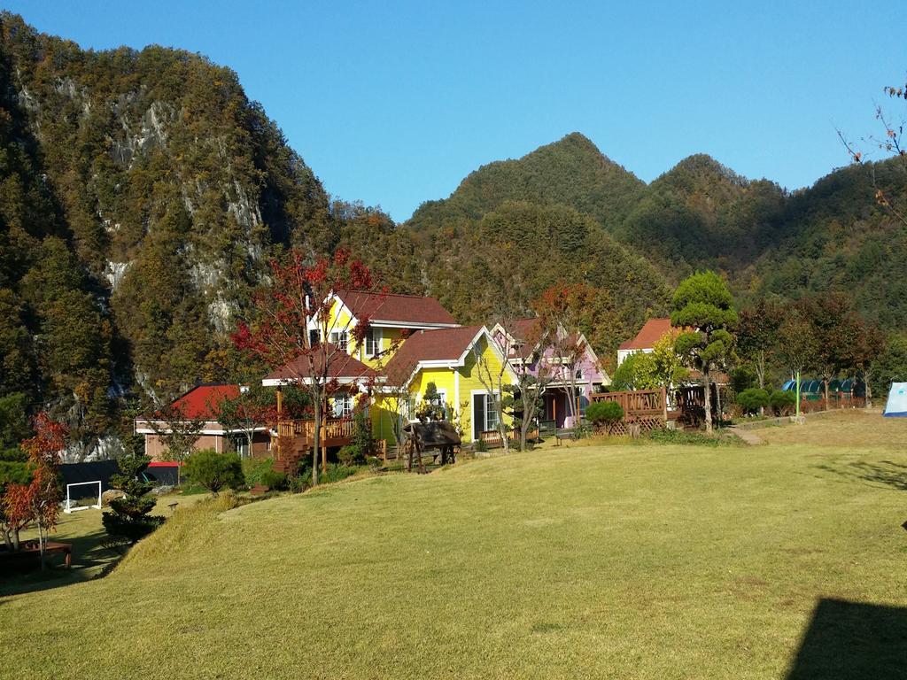 อีโคเปีย เพนชั่น Villa พยองซาง ภายนอก รูปภาพ