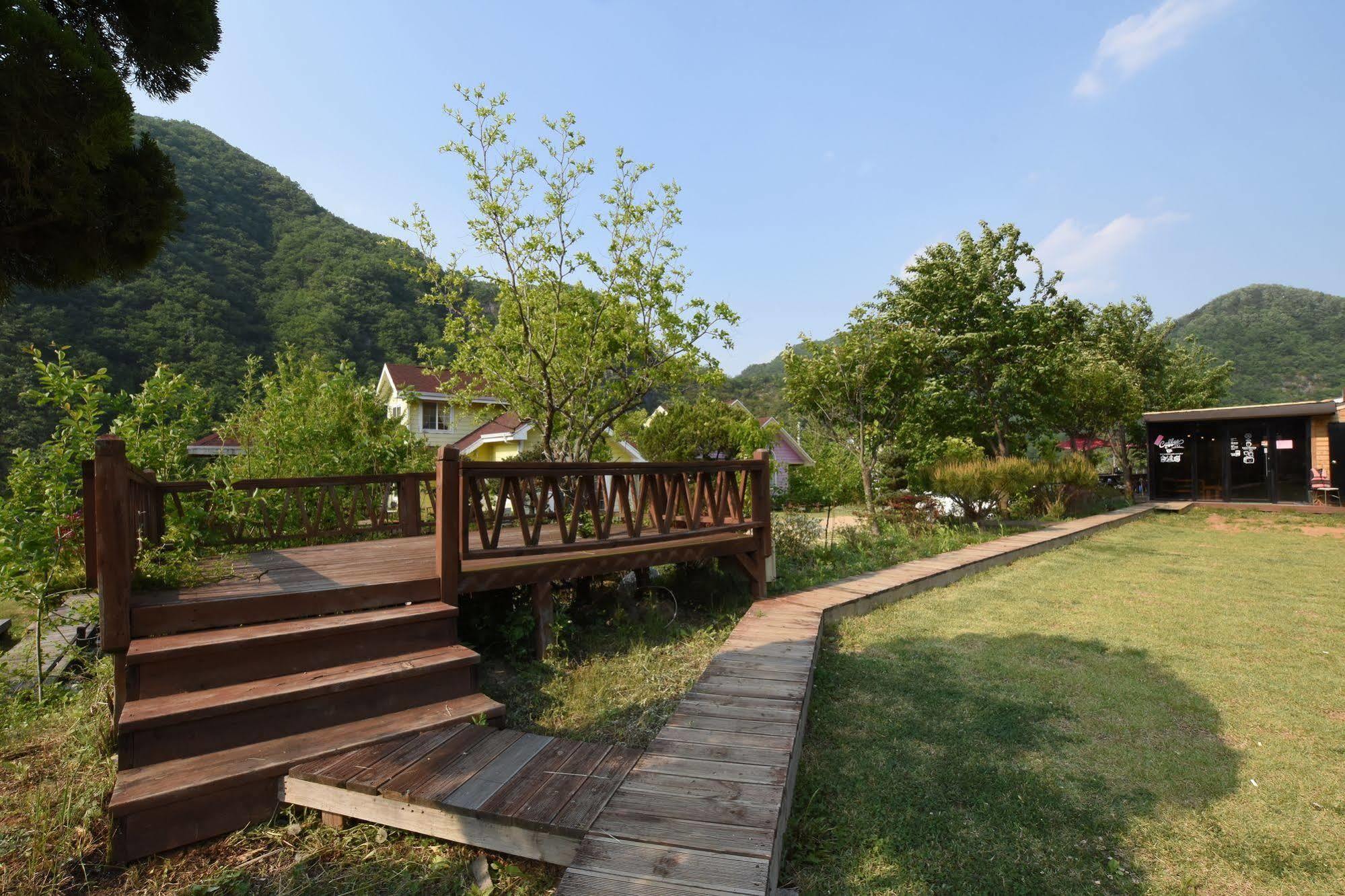 อีโคเปีย เพนชั่น Villa พยองซาง ภายนอก รูปภาพ